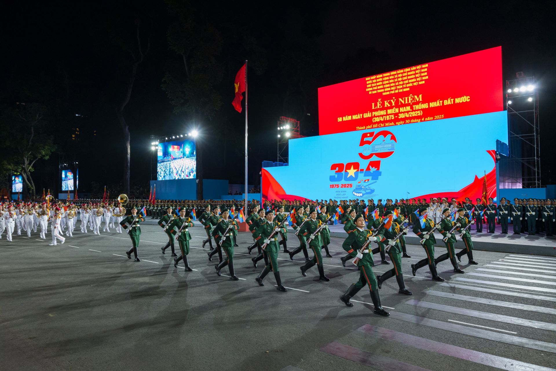 các đợt sơ duyệt và tổng duyệt diễu binh, diễu hành ngày 25 và 27/4 phải được phối hợp chặt chẽ, đúng kịch bản, tuyệt đối an toàn