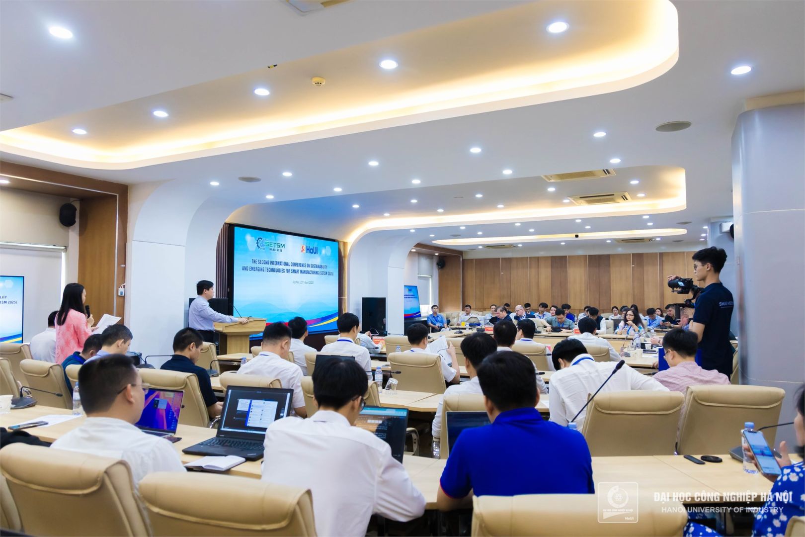 Toàn cảnh buổi hội thảo Toàn cảnh buổi hội thảo