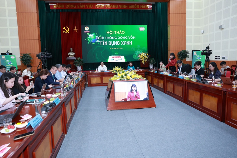 Bàn các giải pháp khơi thông dòng vốn tín dụng xanh - Ảnh: VGP/HT Bàn các giải pháp khơi thông dòng vốn tín dụng xanh - Ảnh: VGP/HT