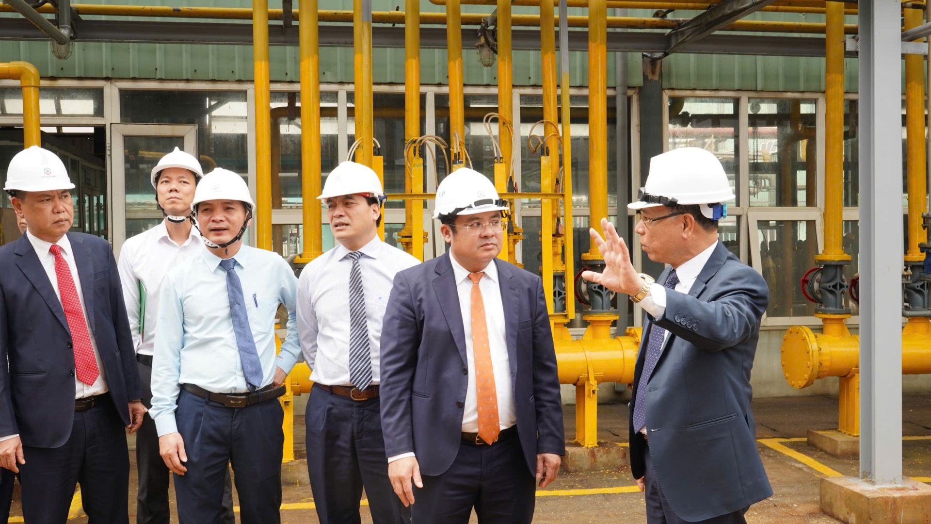 Nhờ sự chỉ đạo sát sao và nỗ lực của đội ngũ thực hiện, toàn bộ công trình đã hoàn thành đúng tiến độ kế hoạch, đảm bảo chất lượng đề ra Nhờ sự chỉ đạo sát sao và nỗ lực của đội ngũ thực hiện, toàn bộ công trình đã hoàn thành đúng tiến độ kế hoạch, đảm bảo chất lượng đề ra
