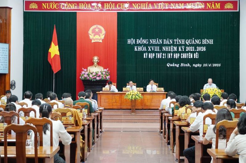 Kỳ họp thứ 21 của HĐND tỉnh Quảng Bình. Kỳ họp thứ 21 của HĐND tỉnh Quảng Bình.