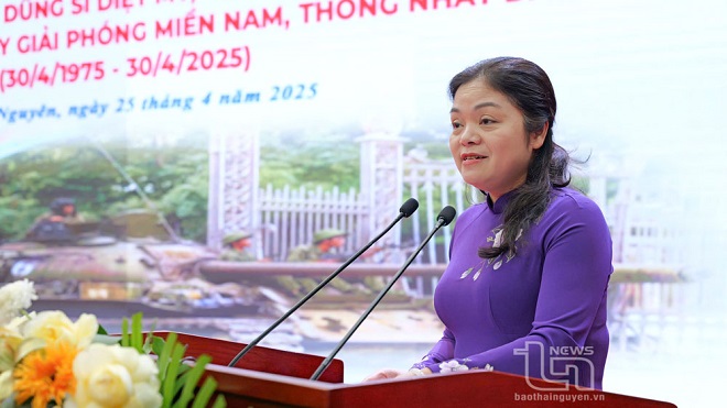 Đồng chí Nguyễn Thị Loan, Phó Chủ tịch UBND tỉnh mong muốn các CCB ,cựu TNXP luon phát huy phẩm chất Bộ đội Cụ Hồ