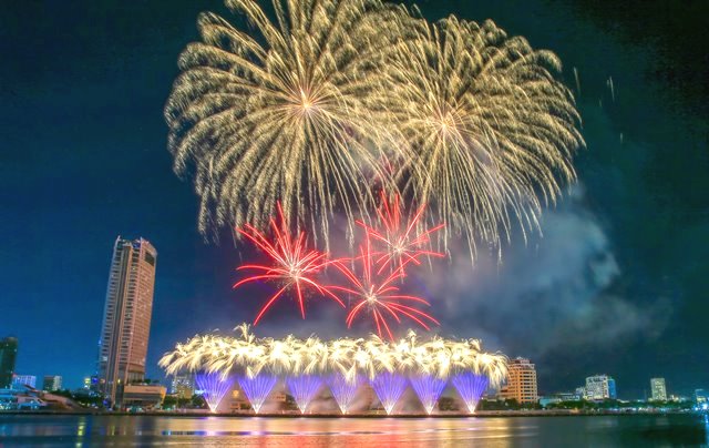 Lễ hội pháo hoa quốc tế Đà Nẵng 2025. Ảnh: Huỳnh Sơn Lễ hội pháo hoa quốc tế Đà Nẵng 2025. Ảnh: Huỳnh Sơn