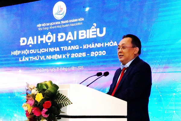 Ông Lê Hữu Hoàng- UVBTV Tỉnh ủy, Phó Chủ tịch Thường trực UBND tỉnh phát biểu chỉ đạo