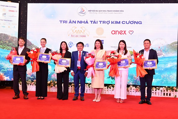 Hiệp hội tri ân nhà tài trợ Kim cương