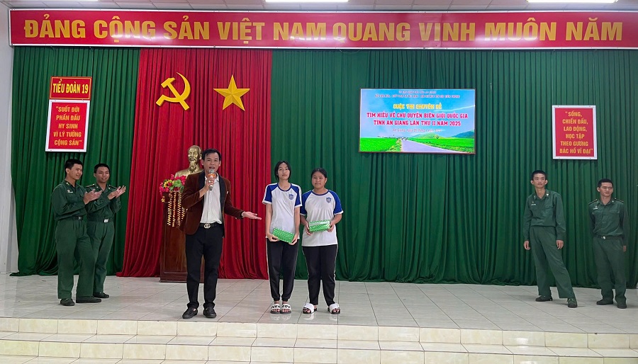 Giao lưu với khán giả Giao lưu với khán giả