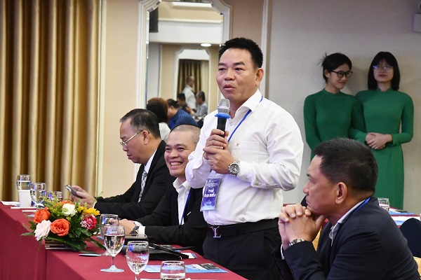 Đại biểu phát biểu