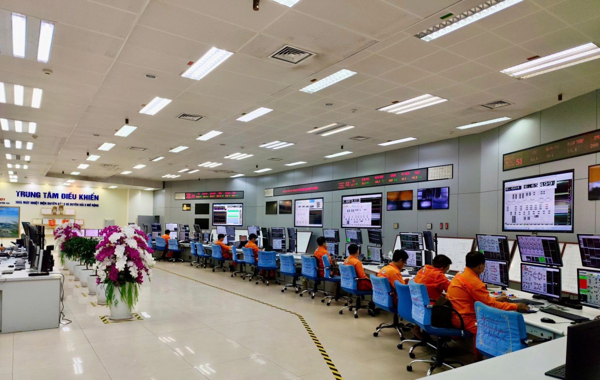 Trung tâm điều khiển Nhà máy Nhiệt điện Duyên Hải 3 Trung tâm điều khiển Nhà máy Nhiệt điện Duyên Hải 3