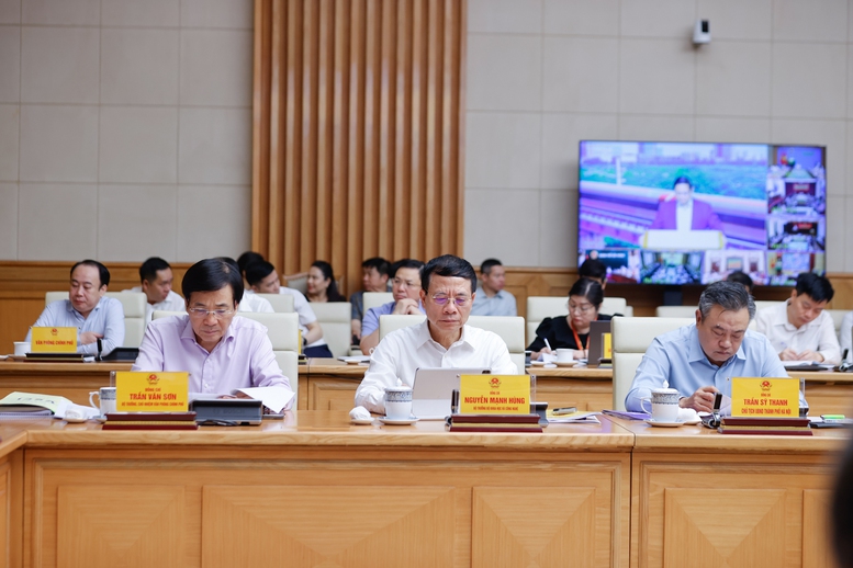 Lãnh đạo các bộ, ngành địa phương dự phiên họp - Ảnh: VGP/Nhật Bắc