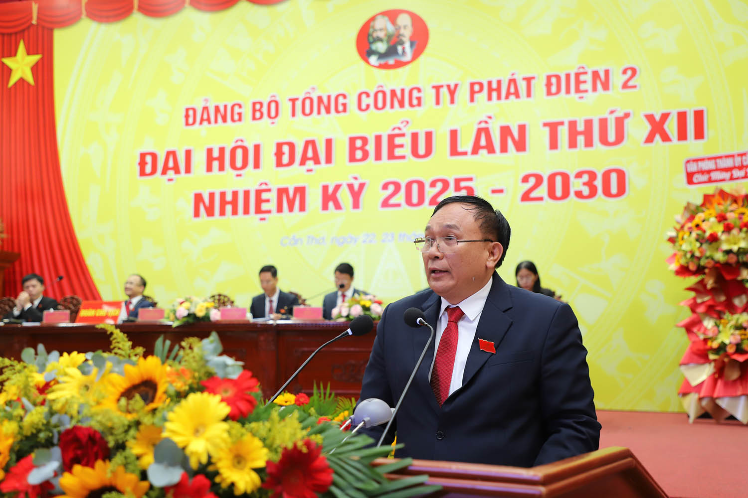 Đồng chí Trần Phú Thái – Bí thư Đảng ủy EVNGENCO2 phát biểu. Ảnh: Minh Lương Đồng chí Trần Phú Thái – Bí thư Đảng ủy EVNGENCO2 phát biểu. Ảnh: Minh Lương