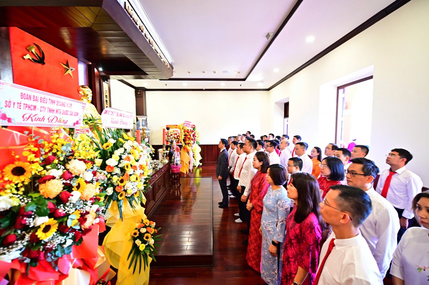 Đảng bộ PQPOC dâng hương tại Bảo tàng Hồ Chí Minh Đảng bộ PQPOC dâng hương tại Bảo tàng Hồ Chí Minh