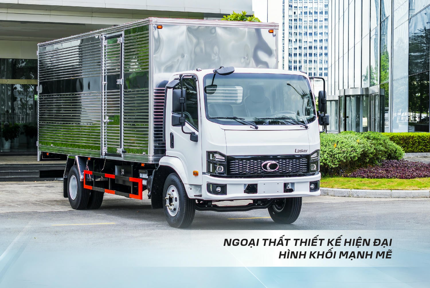 Thiết kế ngoại thất lấy cảm hứng từ hình khối vững chắc, mạnh mẽ Thiết kế ngoại thất lấy cảm hứng từ hình khối vững chắc, mạnh mẽ