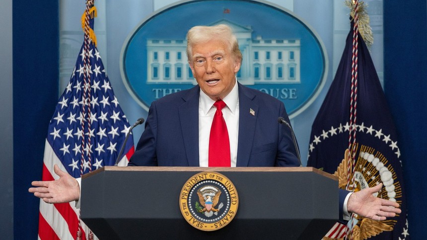 ổng thống Mỹ Donald Trump phát biểu trong một cuộc họp báo tại Nhà Trắng. Ảnh: THX/TTXVN ổng thống Mỹ Donald Trump phát biểu trong một cuộc họp báo tại Nhà Trắng. Ảnh: THX/TTXVN