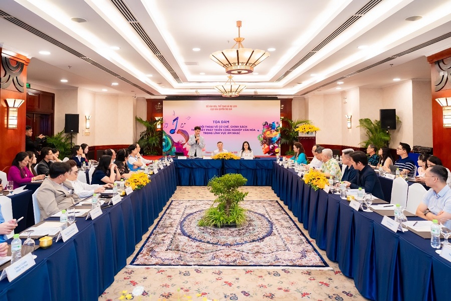 NSND Nguyễn Xuân Bắc, Cục trưởng Cục Nghệ thuật biểu diễn, đồng chủ trì Tọa đàm (Ảnh COV)