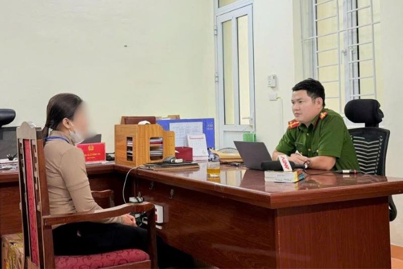 Chị T. trình báo sự việc với Phòng Cảnh sát hình sự Công an tỉnh Hà Tĩnh.