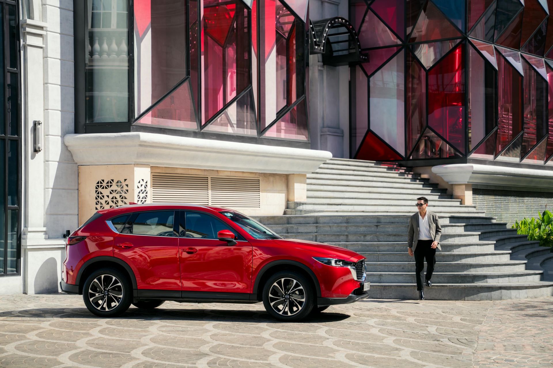 Khách hàng mua xe Mazda CX-5 nhận ưu đãi hấp dẫn trong tháng 4/2025 Khách hàng mua xe Mazda CX-5 nhận ưu đãi hấp dẫn trong tháng 4/2025