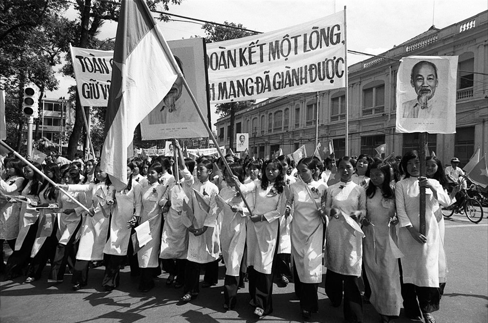 Chiến thắng 30/4/1975 thể hiện sự hội tụ sức mạnh của toàn dân tộc, sức mạnh của khối đại đoàn kết toàn dân. (Ảnh tư liệu) Chiến thắng 30/4/1975 thể hiện sự hội tụ sức mạnh của toàn dân tộc, sức mạnh của khối đại đoàn kết toàn dân. (Ảnh tư liệu)