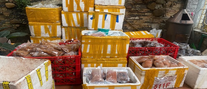 Số hàng hoá lực lượng chức năng kiểm tra, phát hiện và tạm giữ tại cơ sở hộ kinh doanh Nhung Mẹ Beo ngày 26/4/2025. Ảnh: CACC Số hàng hoá lực lượng chức năng kiểm tra, phát hiện và tạm giữ tại cơ sở hộ kinh doanh Nhung Mẹ Beo ngày 26/4/2025. Ảnh: CACC