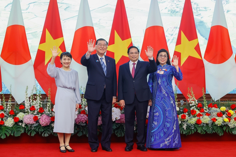 Thủ tướng Phạm Minh Chính cùng Phu nhân và Thủ tướng Nhật Bản Ishiba Shigeru cùng Phu nhân - Ảnh: VGP/Nhật Bắc Thủ tướng Phạm Minh Chính cùng Phu nhân và Thủ tướng Nhật Bản Ishiba Shigeru cùng Phu nhân - Ảnh: VGP/Nhật Bắc