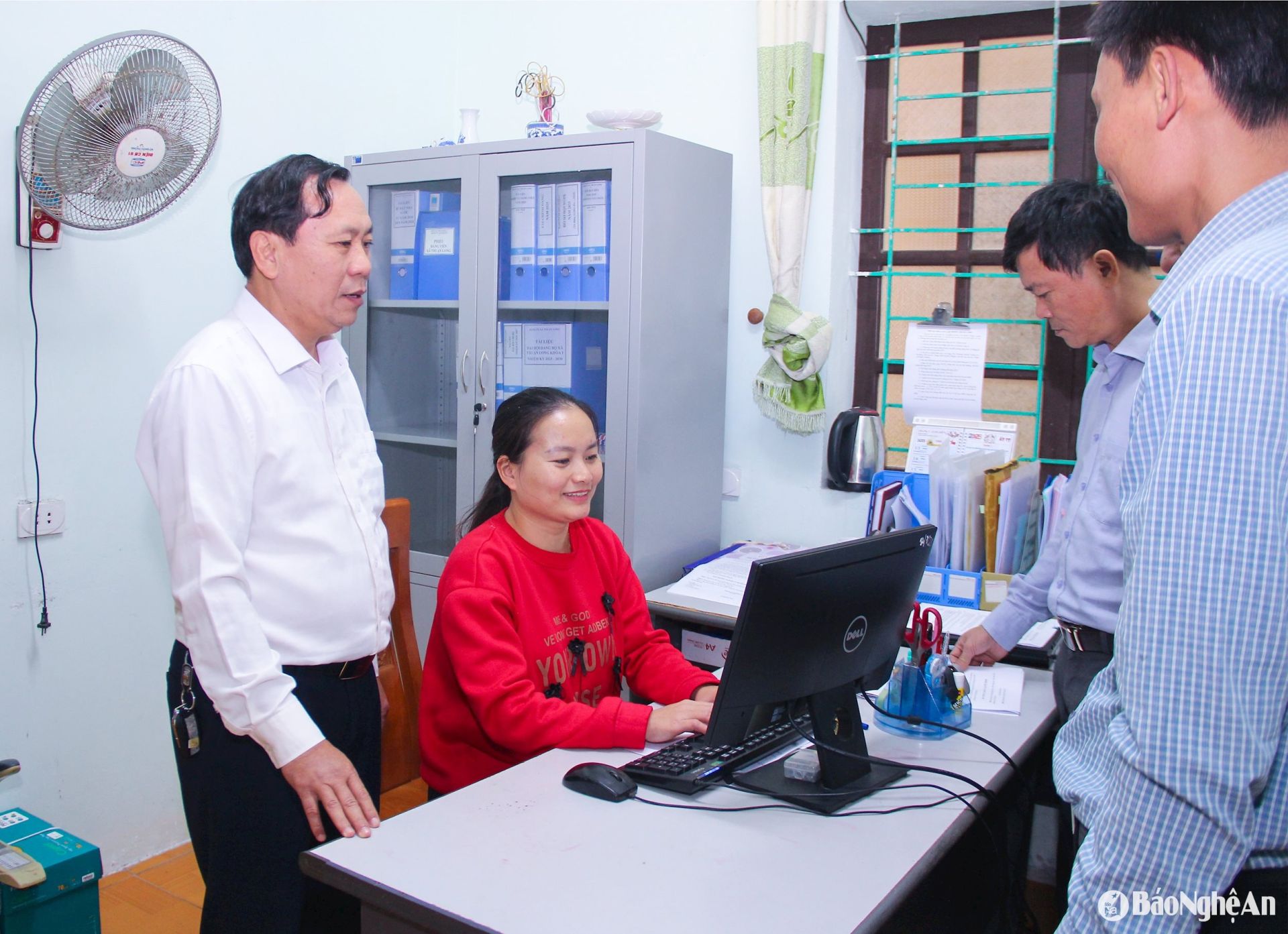 Bộ trưởng Bộ Nội vụ: Làm lãnh đạo xã thì kiêm nhiệm Bộ trưởng Bộ Nội vụ: Làm lãnh đạo xã thì kiêm nhiệm