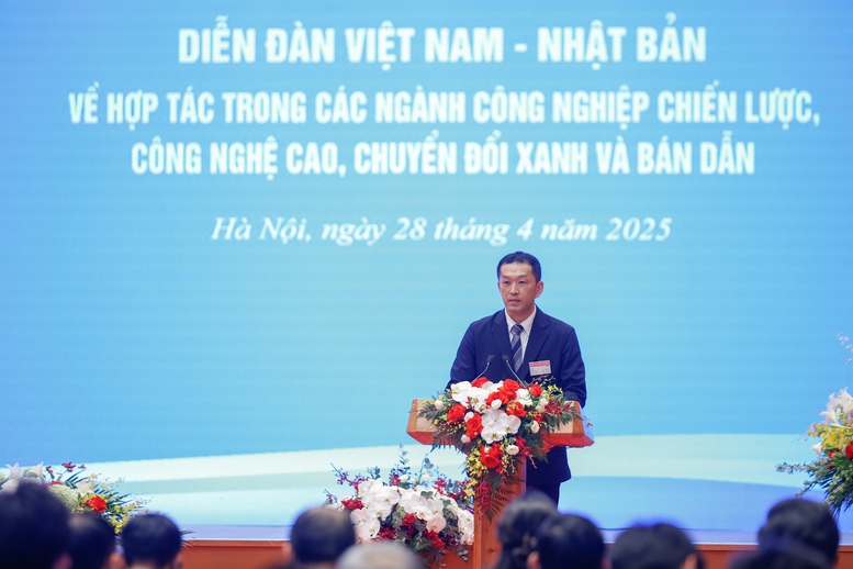 Đại diện Tập đoàn Tokuyama phát biểu tại Diễn đàn - Ảnh: VGP/Nhật Bắc Đại diện Tập đoàn Tokuyama phát biểu tại Diễn đàn - Ảnh: VGP/Nhật Bắc