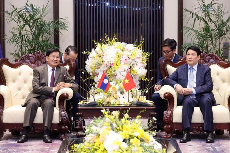 Chủ tịch nước Lương Cường tiếp Tổng Bí thư, Chủ tịch nước Lào Thongloun Sisoulith. Ảnh: TTXVN