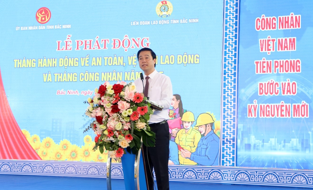 Phó Chủ tịch UBND tỉnh Lê Xuân Lợi phát động Tháng hành động về an toàn, vệ sinh lao động và Tháng công nhân năm 2025. Phó Chủ tịch UBND tỉnh Lê Xuân Lợi phát động Tháng hành động về an toàn, vệ sinh lao động và Tháng công nhân năm 2025.