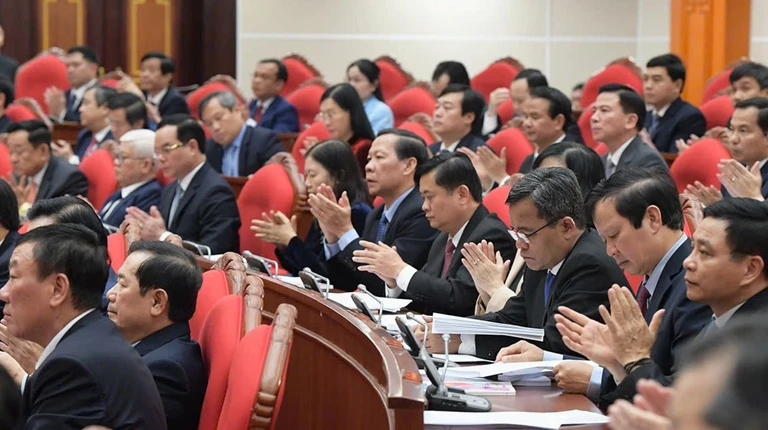 Lý do Bộ Chính trị không giữ lại thị xã, thành phố thuộc tỉnh
