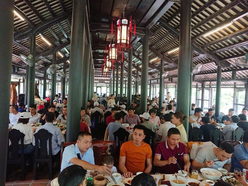 Nhà hàng sinh thái Hoàng Mai thu hút khách du lịch trong và ngoài nước Nhà hàng sinh thái Hoàng Mai thu hút khách du lịch trong và ngoài nước