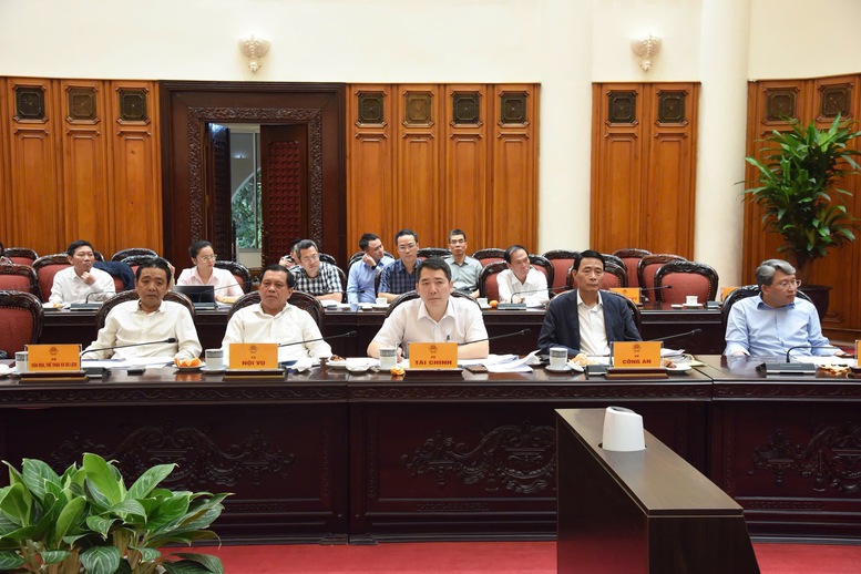 Đại diện các bộ, ngành tham dự cuộc họp - Ảnh: VGP/Nhật Bắc Đại diện các bộ, ngành tham dự cuộc họp - Ảnh: VGP/Nhật Bắc