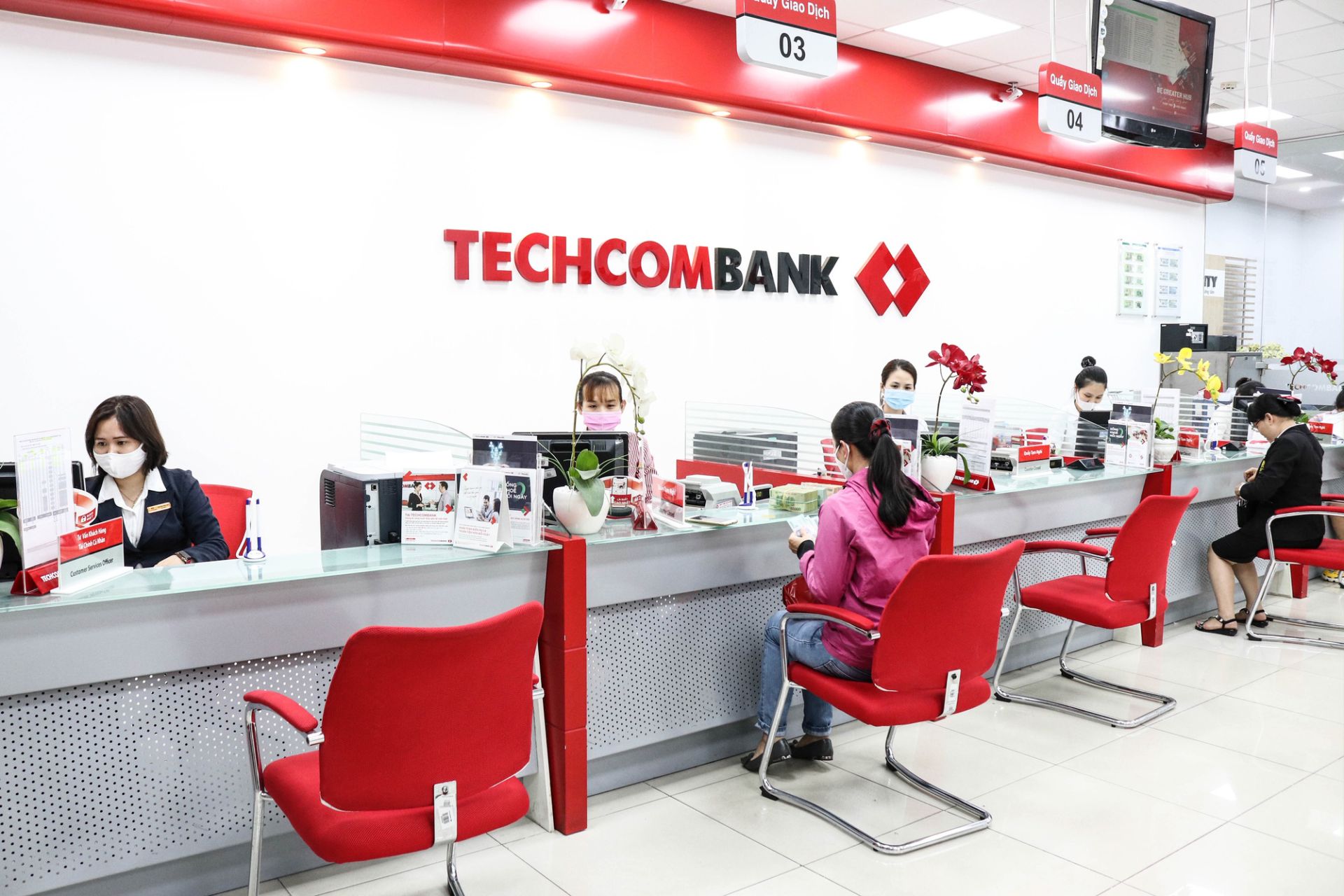 Techcombank) vừa điều chỉnh lãi suất huy động với việc đồng loạt giảm 0,1%/năm lãi suất huy động các kỳ hạn từ 1 – 36 tháng (đối với khách hàng gửi trực tuyến)
