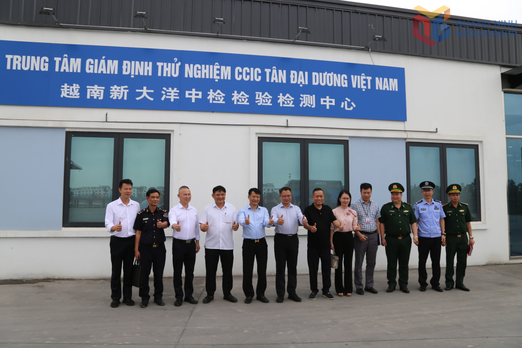 Đoàn công tác của TP Đông Hưng (Trung Quốc) khảo sát tại phòng kiểm nghiệm, thí nghiệm nông, lâm, thuỷ sản do Công ty CP XNK Tân Đại Dương phối hợp với phía doanh nghiệp Trung Quốc đầu tư. Đoàn công tác của TP Đông Hưng (Trung Quốc) khảo sát tại phòng kiểm nghiệm, thí nghiệm nông, lâm, thuỷ sản do Công ty CP XNK Tân Đại Dương phối hợp với phía doanh nghiệp Trung Quốc đầu tư.