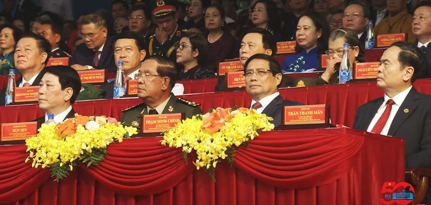 Chủ tịch nước Lương Cường; Thủ tướng Chính phủ Phạm Minh Chính; Chủ tịch Quốc hội Trần Thanh Mẫn; Chủ tịch Đảng Nhân dân Campuchia (CPP), Chủ tịch Thượng viện Campuchia Hun Sen và các đại biểu dự Lễ kỷ niệm.