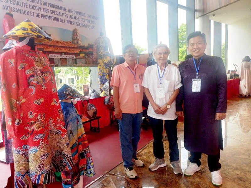 Các nghệ nhân xứ Huế tại Hội nghị