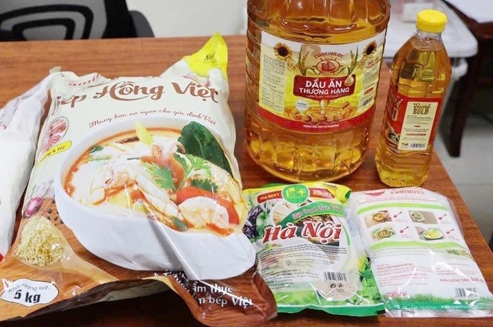Hạt nêm, mì chính, dầu ăn giả... Hạt nêm, mì chính, dầu ăn giả...