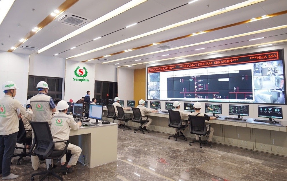 Phòng điều hành trung tâm của Nhà máy điện rác Seraphin. Ảnh: Hoàng Sơn