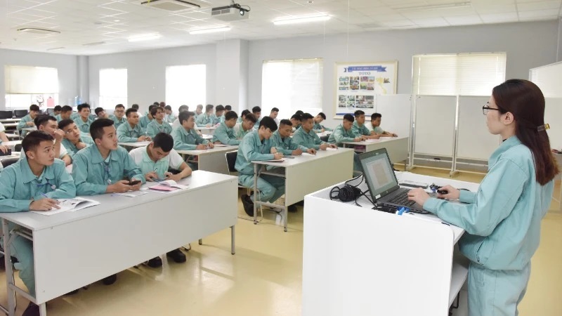 Học tập suốt đời trong công nhân, lao động