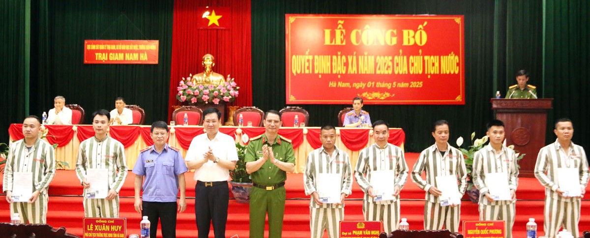 Trại giam Nam Hà công bố Quyết định đặc xá 109 phạm nhân