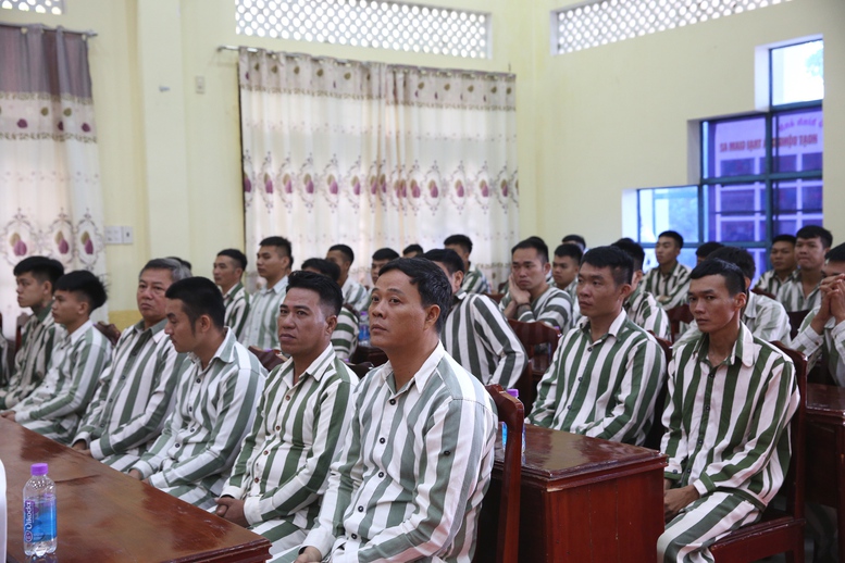 Các phạm nhân đang cải tạo trại Trại giam A2 được đặc xá lần này - Ảnh: VGP/Nguyễn Hoàng Các phạm nhân đang cải tạo trại Trại giam A2 được đặc xá lần này - Ảnh: VGP/Nguyễn Hoàng