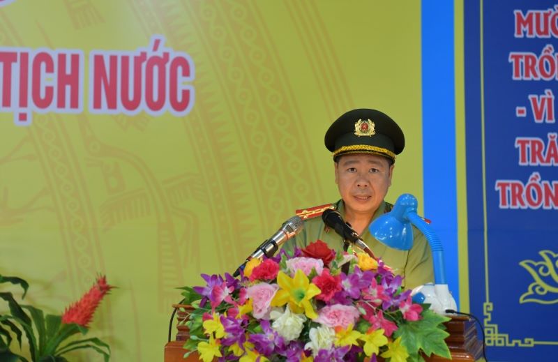 Đại tá Phan Thành Bá, Phó Cục trưởng Cục An ninh điều tra, Thành viên Ban Chỉ đạo đặc xá năm 2025 Bộ Công an phát biểu tại buổi lễ.