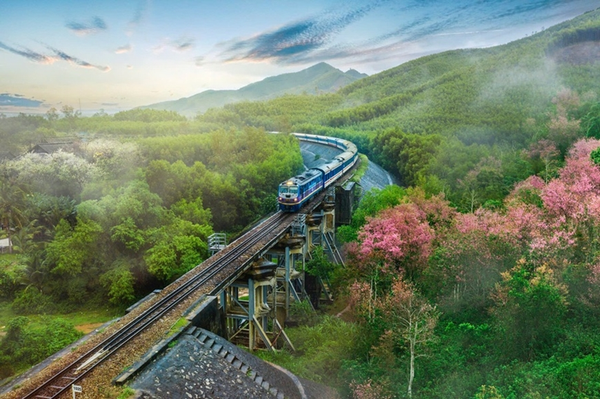 Công điện chỉ đạo đẩy nhanh tiến độ dự án đường sắt Lào Cai - Hà Nội - Hải Phòng