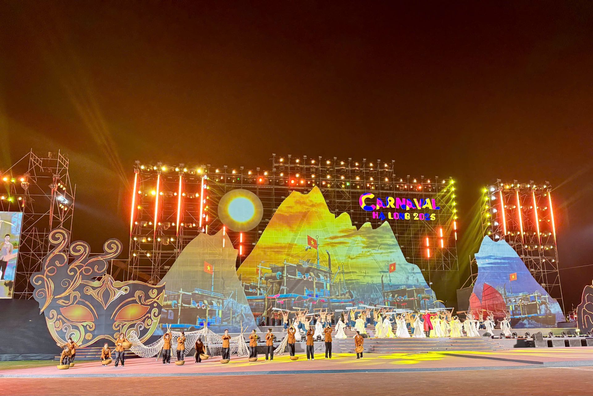 Carnaval Hạ Long 2025: “Kết nối Di sản – Tiên phong toả sáng”