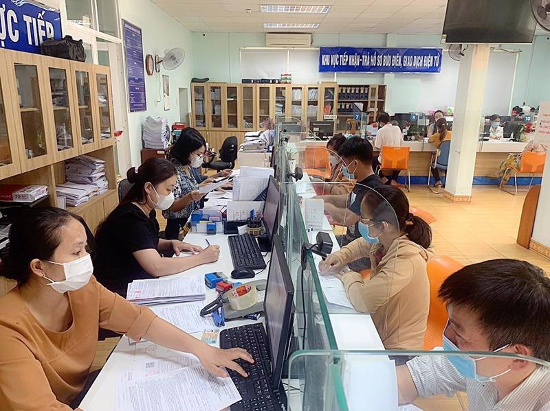 Nguồn kinh phí chi trả cho người nghỉ hưu trước tuổi, nghỉ thôi việc từ đâu?