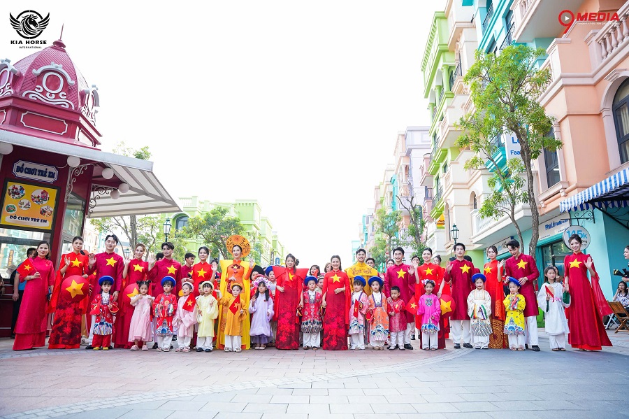 Thắp sáng tinh thần dân tộc qua nghệ thuật - “Việt Nam tôi đó” lan tỏa giá trị lịch sử tại Ocean Park 3