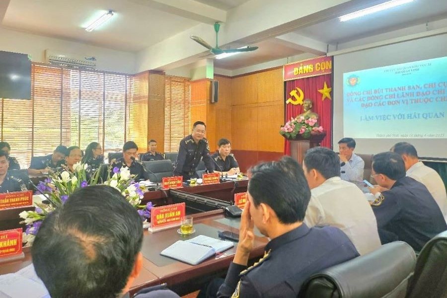 Hải quan khu vực XI quyết liệt đôn đốc, thu hồi và xử lý hơn 37 tỷ đồng tiền nợ thuế