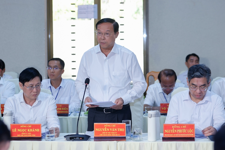 Chủ tịch UBND Bà Rịa-Vũng Tàu Nguyễn Văn Thọ báo cáo - Ảnh: VGP/Nhật Bắc Chủ tịch UBND Bà Rịa-Vũng Tàu Nguyễn Văn Thọ báo cáo - Ảnh: VGP/Nhật Bắc
