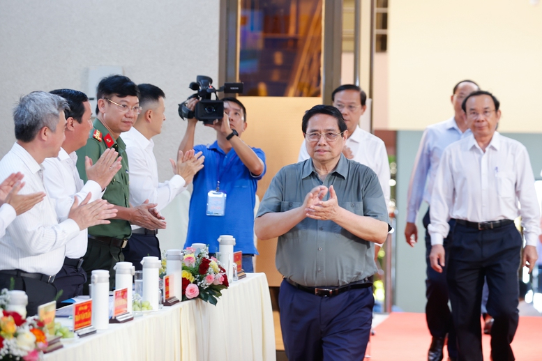 Thủ tướng Phạm Minh Chính làm việc với Ban Thường vụ Tỉnh ủy Bà Rịa-Vũng Tàu - Ảnh: VGP/Nhật Bắc Thủ tướng Phạm Minh Chính làm việc với Ban Thường vụ Tỉnh ủy Bà Rịa-Vũng Tàu - Ảnh: VGP/Nhật Bắc