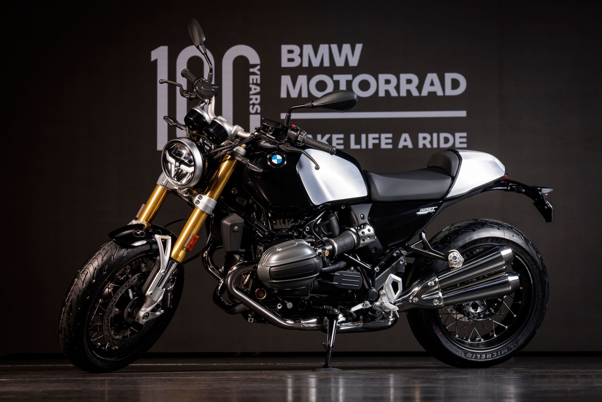 BMW R 12 nineT mới chính thức ra mắt tại Việt Nam - kết hợp hoàn hảo giữa cổ điển và hiện đại