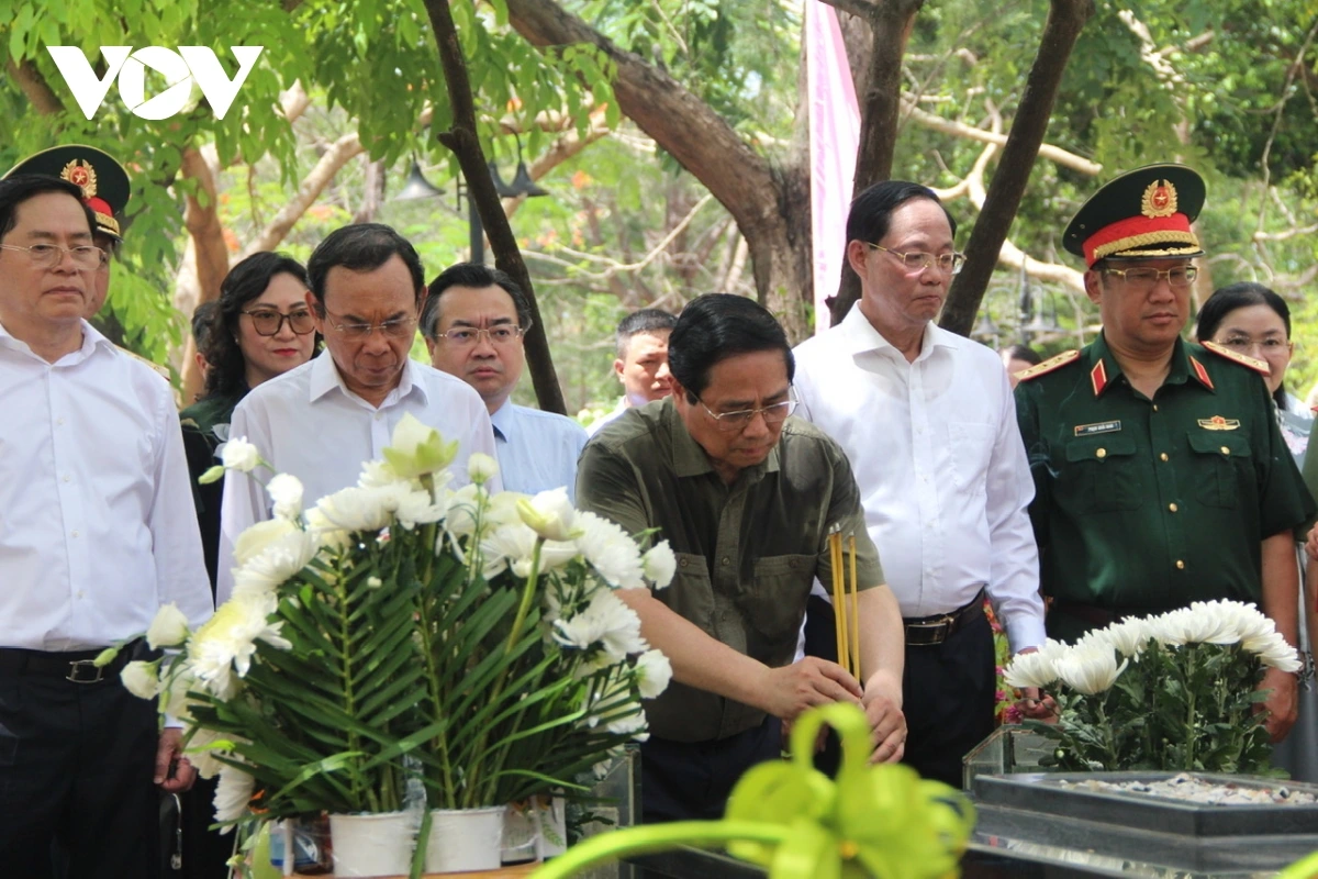 Thủ tướng Phạm Minh Chính dự Lễ viếng, tri ân liệt sĩ tại Côn Đảo.