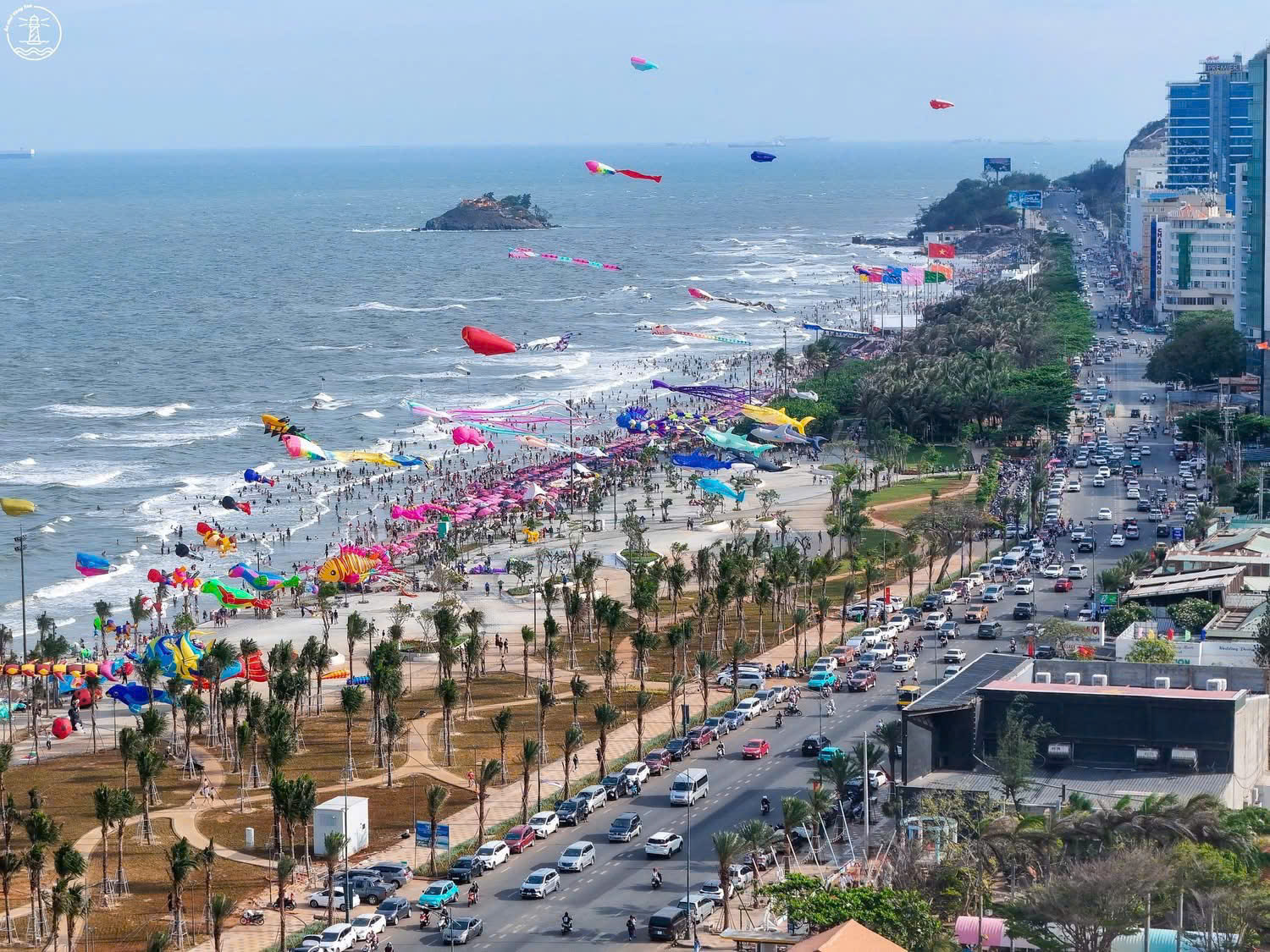 Công viên Bãi Sau thuộc dự án chỉnh trang trục đường Thùy Vân, tạo dấu ấn với du khách dù đang tring quá trình thi công. Công viên Bãi Sau thuộc dự án chỉnh trang trục đường Thùy Vân, tạo dấu ấn với du khách dù đang tring quá trình thi công.